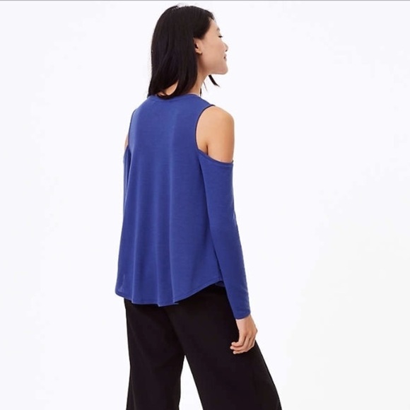 NWT!! Ann Taylor LOFT Shirred Cold Shoulder Top - Picture 3 of 4
